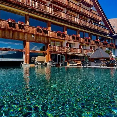 Apartment Vaste Pour 4 Personnes Avec Terrasse Et Piscine Crans-Montana