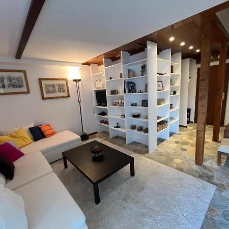 Vaste Pour 4 Personnes Avec Terrasse Et Piscine *